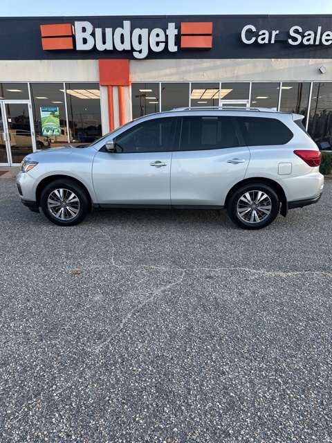 2020 Nissan Pathfinder S's photo