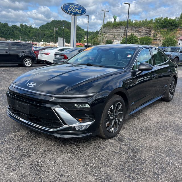 2025 Hyundai Sonata SEL's photo