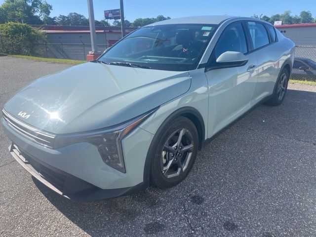 2025 Kia K4 LXS AT's photo